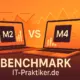Vergleichsgrafik von Apples M2- und M4-Chip: Zwei stilisierte Prozessoren mit Performance-Balken und Diagrammen, die die höhere Benchmark-Leistung des M4 gegenüber dem M2 für den IT-Praktiker-Alltag visualisieren.
